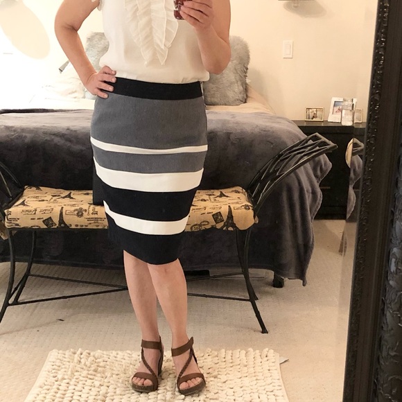 SzM Cleo striped knit blend skirt has stretch - Picture 4 of 5